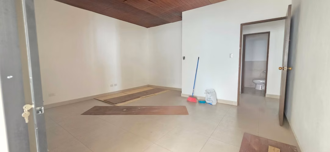 CASA en COL. ESCALON (Para OFICINAS o CLINICAS MEDICAS) - Imagen 3