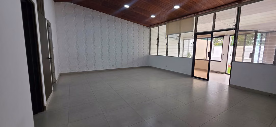 CASA en COL. ESCALON (Para OFICINAS o CLINICAS MEDICAS) - Imagen 2