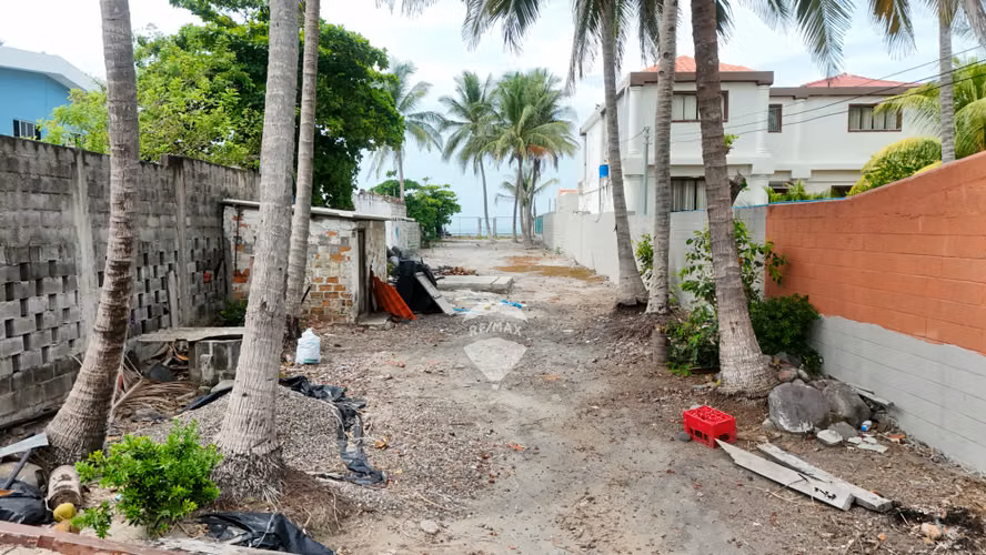 TERRENO EN VENTA FEENTE AL MAR COSTA DEL SOL - Imagen 7