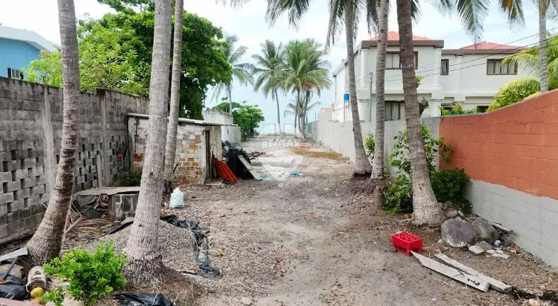 TERRENO EN VENTA FEENTE AL MAR COSTA DEL SOL - Imagen 5