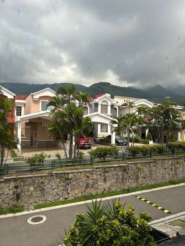 ALQUILER CASA EN RESIDENCIAL PRIVADA,  PARTE MEDIA COLONIA ESCALON
