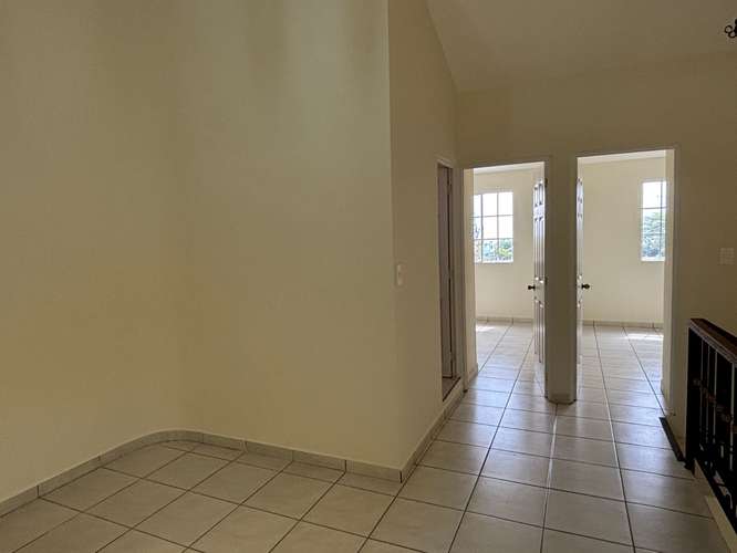 ALQUILER CASA EN RESIDENCIAL PRIVADA,  PARTE MEDIA COLONIA ESCALON - Imagen 7