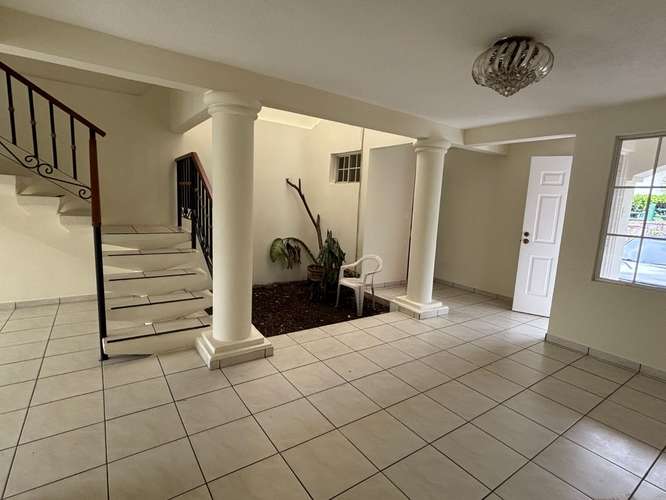 ALQUILER CASA EN RESIDENCIAL PRIVADA,  PARTE MEDIA COLONIA ESCALON - Imagen 2