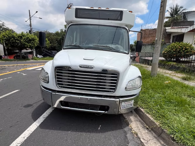 Microbus  Freightliner  2018 motor cummins