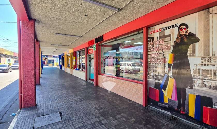 PLAZA COMERCIAL 11 LOCALES COMERCIALES  - Imagen 2