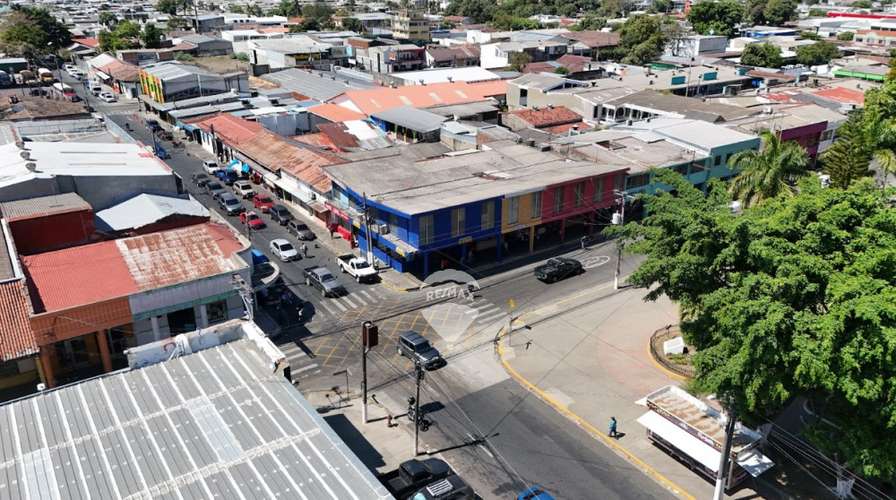 PLAZA COMERCIAL 11 LOCALES COMERCIALES  - Imagen 5