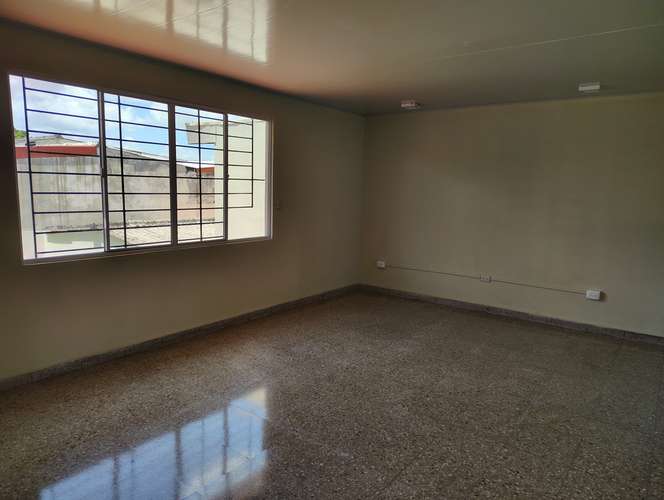 Casa Escalón, zona 75 Av norte. Zona La Rotonda, dos cuadras de las fuentes Bethowen  - Imagen 9