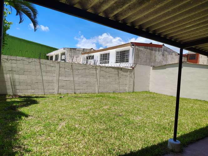 Casa Escalón, zona 75 Av norte. Zona La Rotonda, dos cuadras de las fuentes Bethowen  - Imagen 8