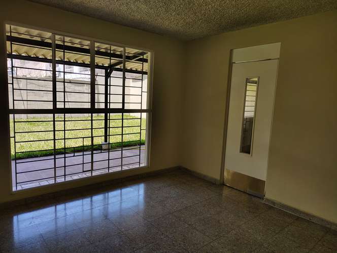 Casa Escalón, zona 75 Av norte. Zona La Rotonda, dos cuadras de las fuentes Bethowen  - Imagen 5