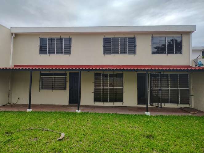Casa Escalón, zona 75 Av norte. Zona La Rotonda, dos cuadras de las fuentes Bethowen  - Imagen 3