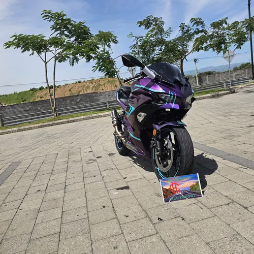  ¡HERMOSA KAWASAKI 500 X — AÑO 2024!    Motocicleta en excelente estado, con tan solo 2,800 millas actuales,  - Imagen 7