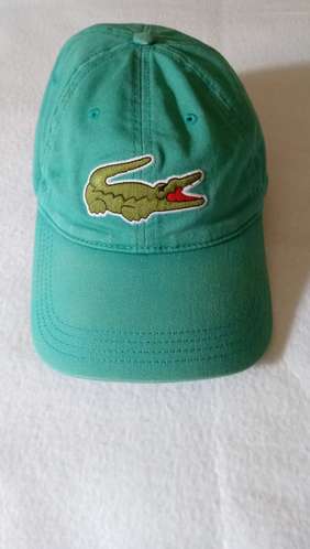 Lacoste gorra big croc nitida poco uso ferragamo gucci montblanc prada Louis vuitton 
