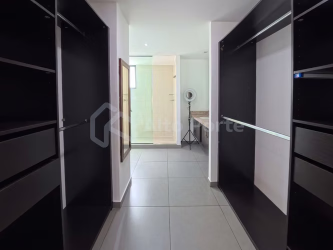 Venta de apartamento en Colonia Escalón, amueblado - Imagen 7