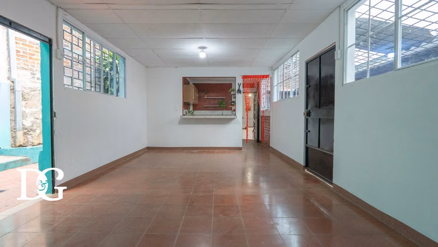 VENDO CASA DE ESQUINA POR EL BYPASS DE AHUACHAPÁN - Imagen 3