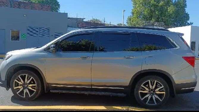 HONDA PILOT 2021 TOURING 3 FILAS DE ASIENTOS