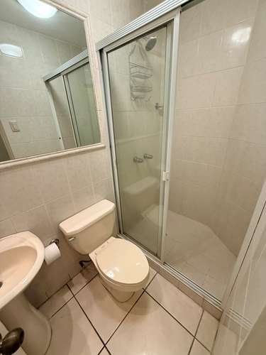  SE ALQUILA APARTAMENTO MAQUILISHUAT, AMUEBLADO, de 3 habitaciones, sala, comedor, cocina, Parqueo 2 vehículos, PRECIO - Imagen 5