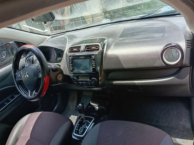 Vendo Mitsubishi Mirage G4 2020