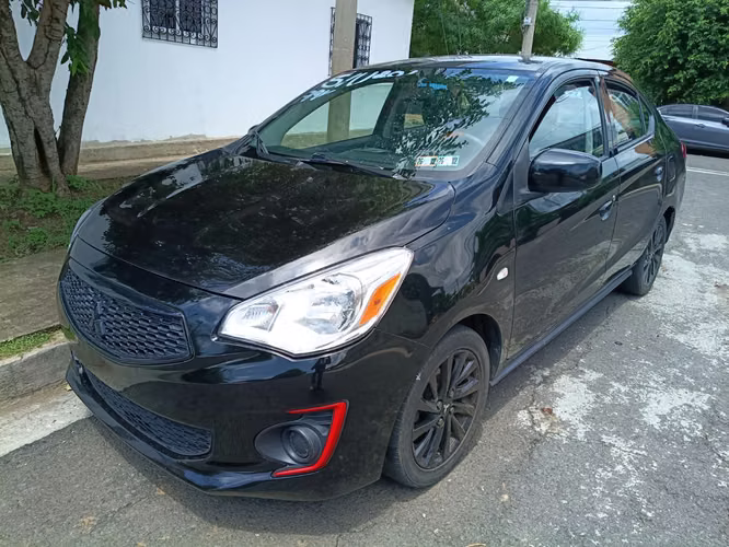 Vendo Mitsubishi Mirage G4 2020