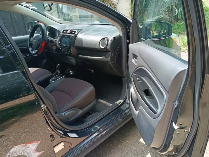 Vendo Mitsubishi Mirage G4 2020