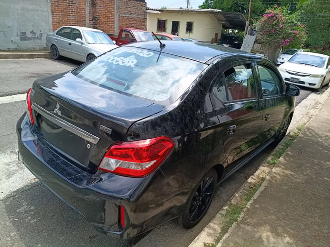 Vendo Mitsubishi Mirage G4 2020