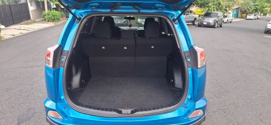 TOYOTA RAV4 TODAS SUS BOLSAS BUENAS SU ESTADO ES ¡IMPECABLE! AUTOMÁTICA ATF - Imagen 5