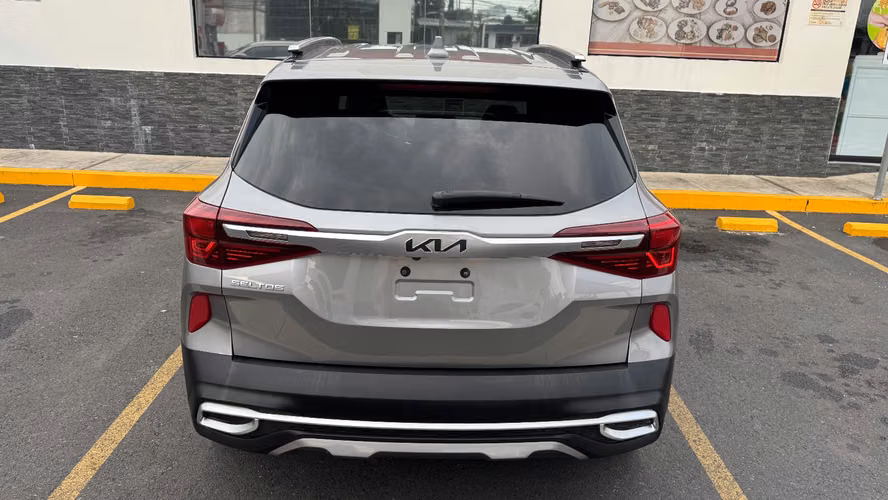 Kia Seltos SX 2023 4WD - Imagen 6