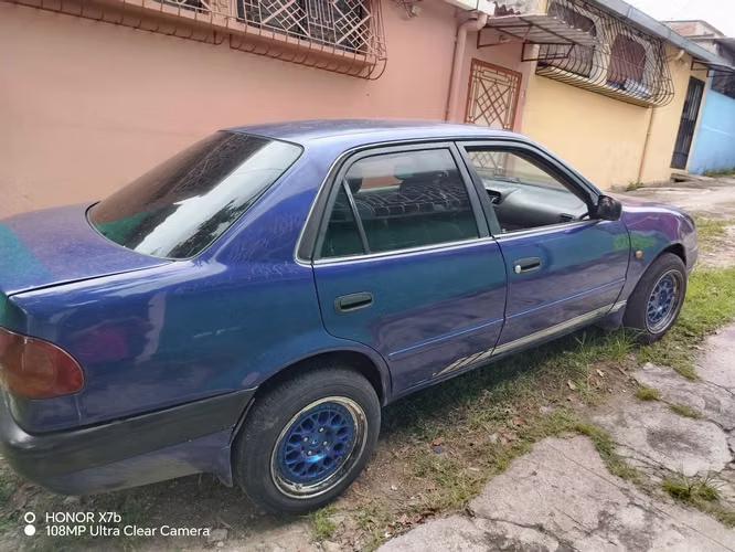 Vendo Toyota Corolla año 1998 de agencia en buenas condiciones