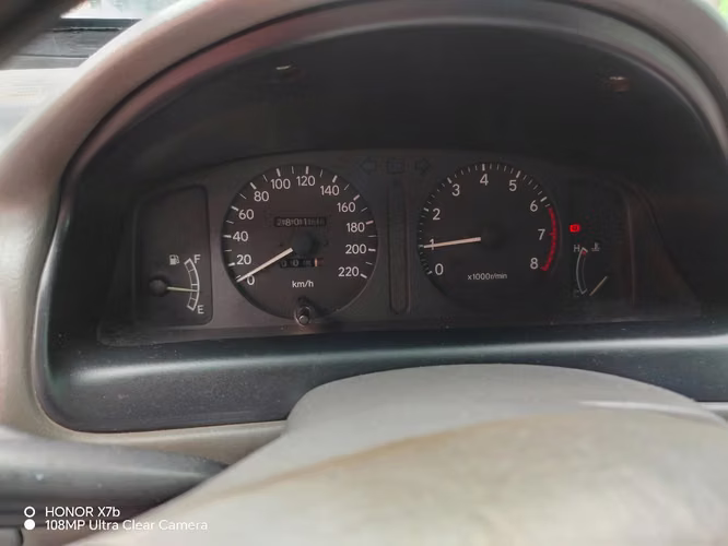 Vendo Toyota Corolla año 1998 de agencia en buenas condiciones