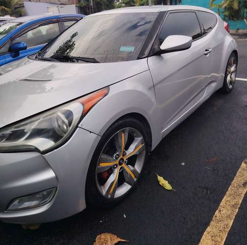 Hyundai veloster 2013