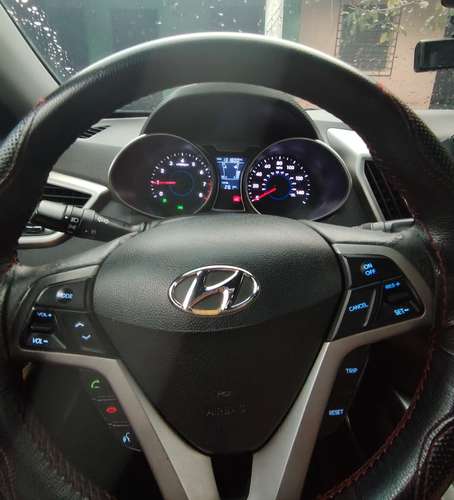 Hyundai veloster 2013