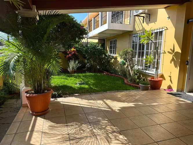 CASA EN ALQUILER | JARDINES DE LA CIMA  - Imagen 2