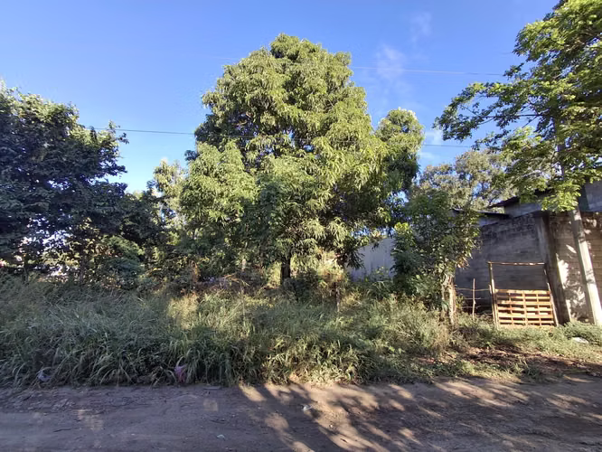 Terreno a orilla de carretera a Chalchuapa