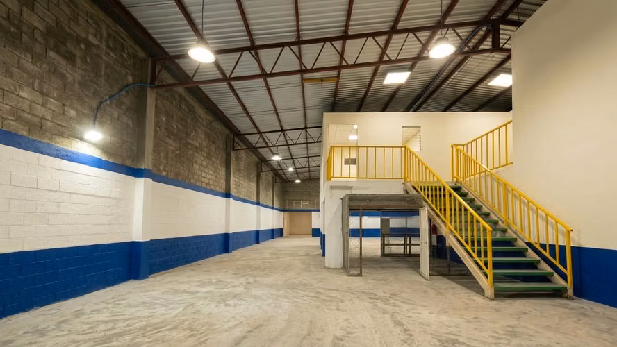 Bodega en venta Santa Ana, lista para operación - Imagen 4