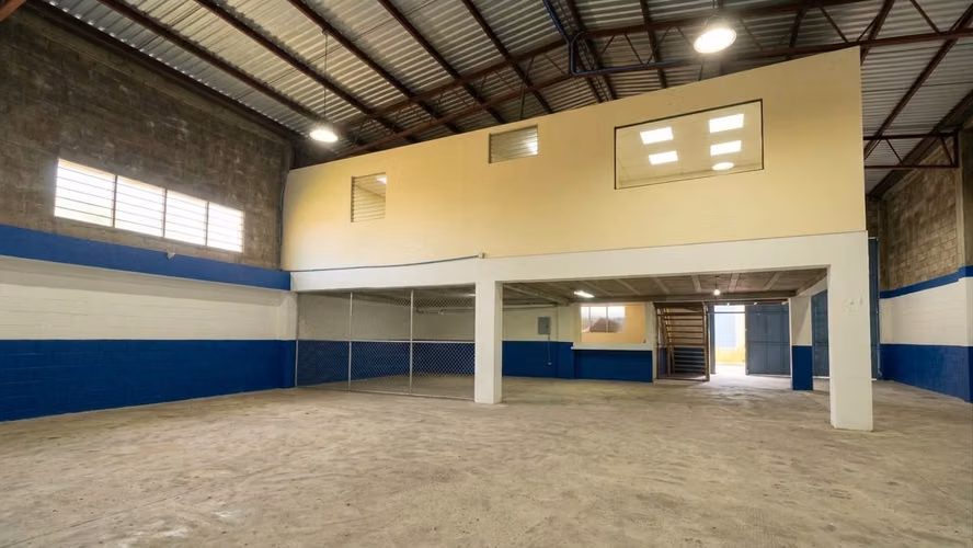 Bodega en venta Santa Ana, lista para operación - Imagen 5