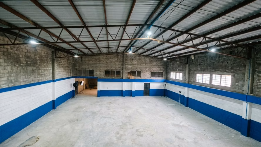 Bodega en venta Santa Ana, lista para operación - Imagen 2