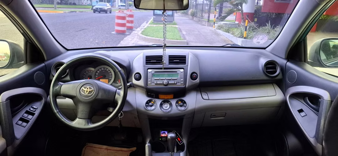TOYOTA RAV4 DE AGENCIA 4X4 AUTOMÁTICA ATF ¡IMPECABLE! 