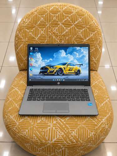 S/V PODEROSA LAPTOP HP INTEL CORE I3 DE 11.ª GENERACIÓN  RECIEN ACTUALIZADA  LEA CARACTERÍSTICAS 