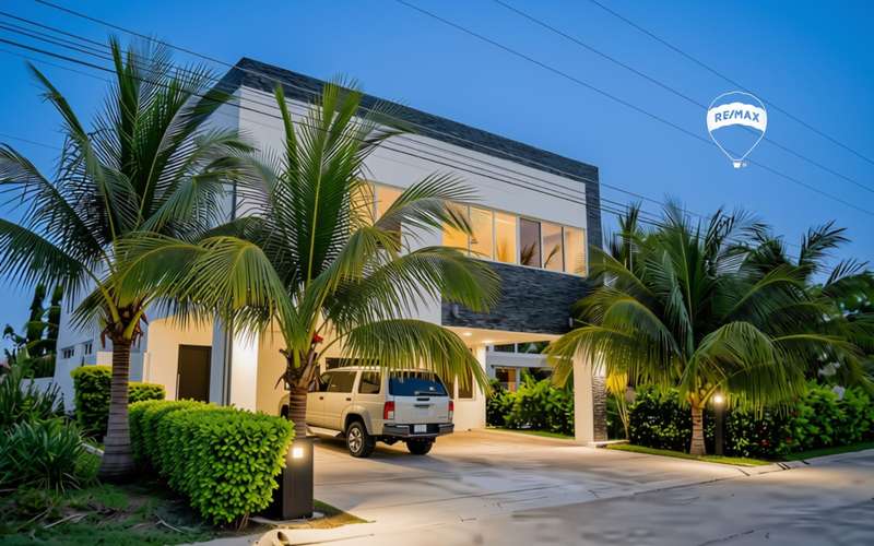 Vta | Casa de Playa | A Puerta Cerrada | San Blas