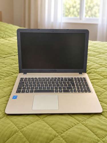 S/V PODEROSA ASUS VIVOBOOK  LAPTOP ASUS DE 15.6 RECIEN ACTUALIZADA  LEA CARACTERÍSTICAS 
