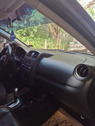 Nissan versa sv 