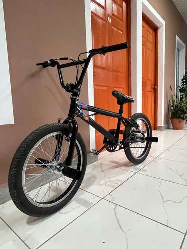 Vendo Bicicleta estilo Bmx 