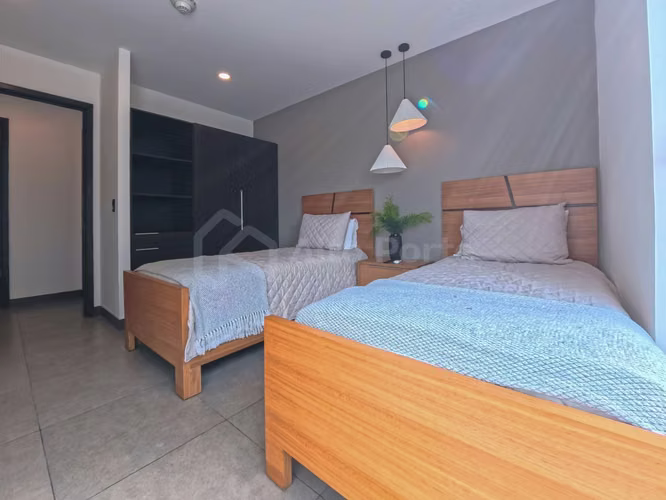 Venta de apartamento amueblado en San Benito - Zona Multiplaza - Imagen 7
