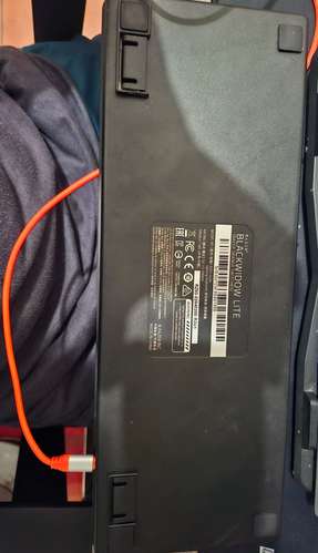 $25 vendo teclado Razer Blackwidow lite 