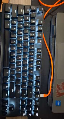 $25 vendo teclado Razer Blackwidow lite 