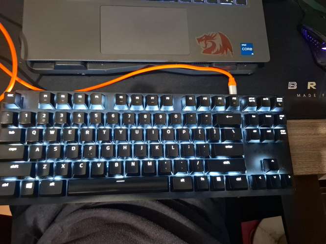$25 vendo teclado Razer Blackwidow lite 