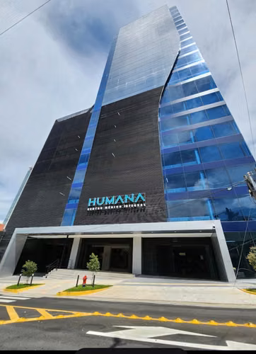 ALQUILER DE LOCAL EN TORRE HUMANA, San Benito. 