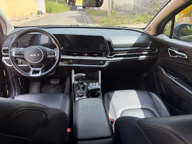 Vendo Kia Sportage 2024 pocas millas, bolsas frontales todas buenas - Imagen 9