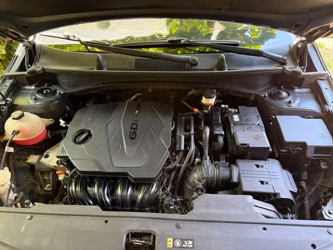 Vendo Kia Sportage 2024 pocas millas, bolsas frontales todas buenas - Imagen 7
