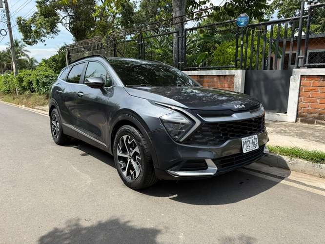 Vendo Kia Sportage 2024 pocas millas, bolsas frontales todas buenas