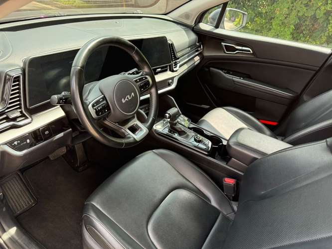 Vendo Kia Sportage 2024 pocas millas, bolsas frontales todas buenas